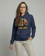 Lama Libre Statement Hoodie in French Navy frontal. Ein bequemer Kapuzenpullover für Damen aus Bio-Baumwolle, ideal für Freigeister und als Geschenkidee.