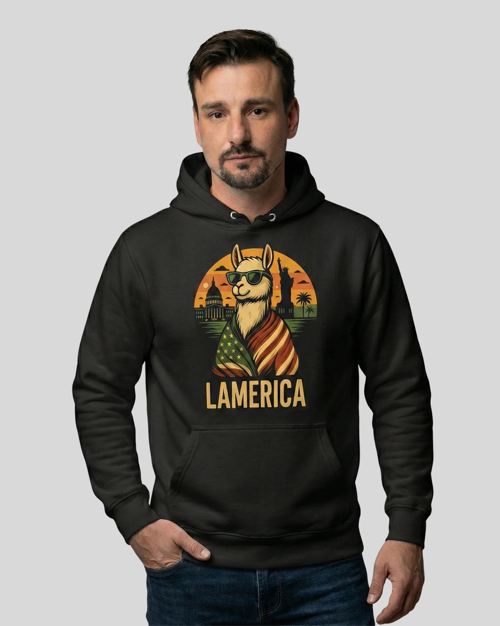 Lamerica Hoodie in Schwarz für Herren – lässiger Kapuzenpullover für Männer. Frontalansicht des coolen Statement-Pieces.