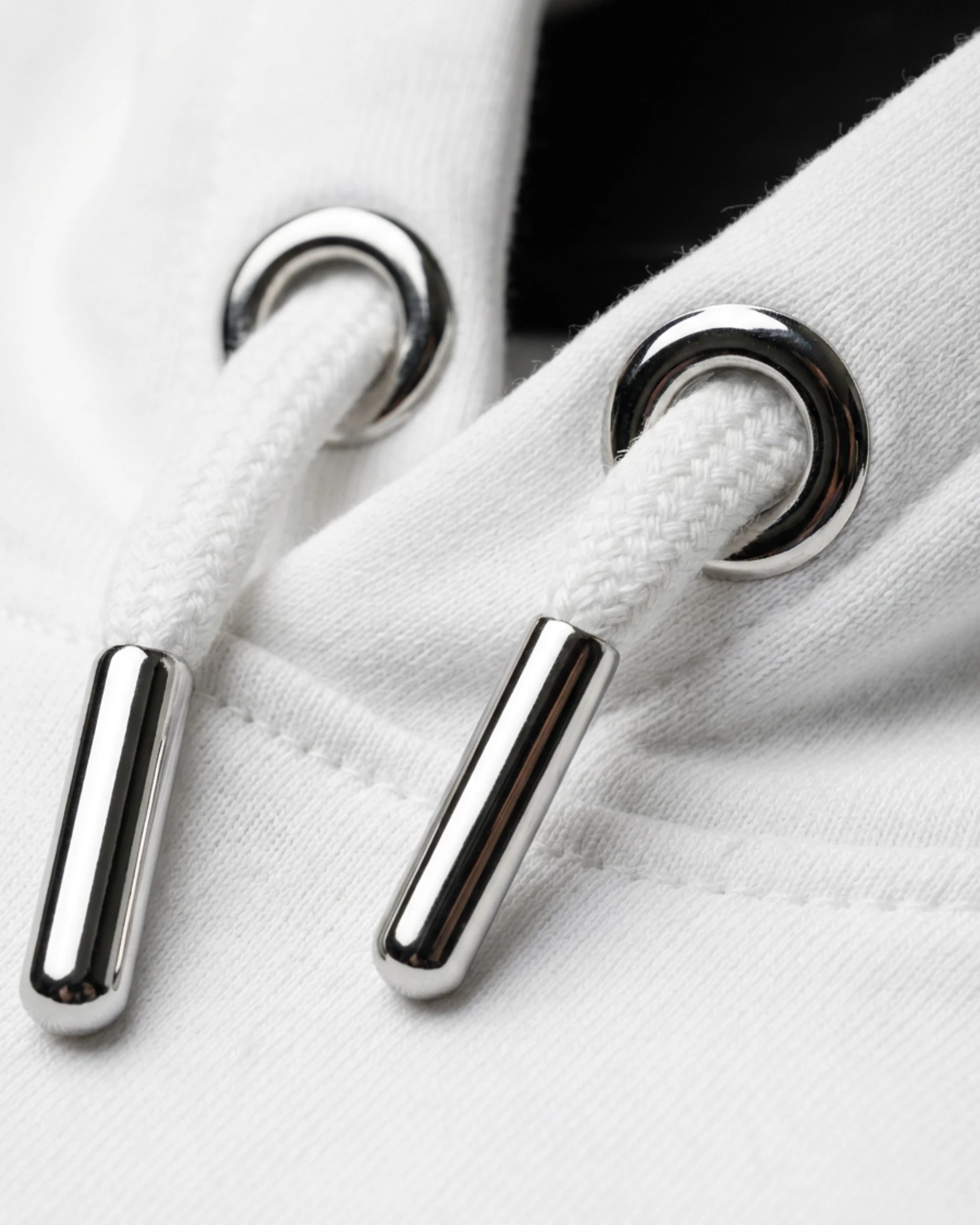 Detailansicht des Stoffes: Lamerica Hoodie in Weiß. Liebe zum Detail – spürbare Qualität.