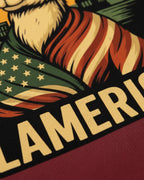 Nahaufnahme des Lamerica T-Shirt-Stoffs in Burgundi. Betont die einzigartiges Design und die Textur der Bio-Baumwolle.