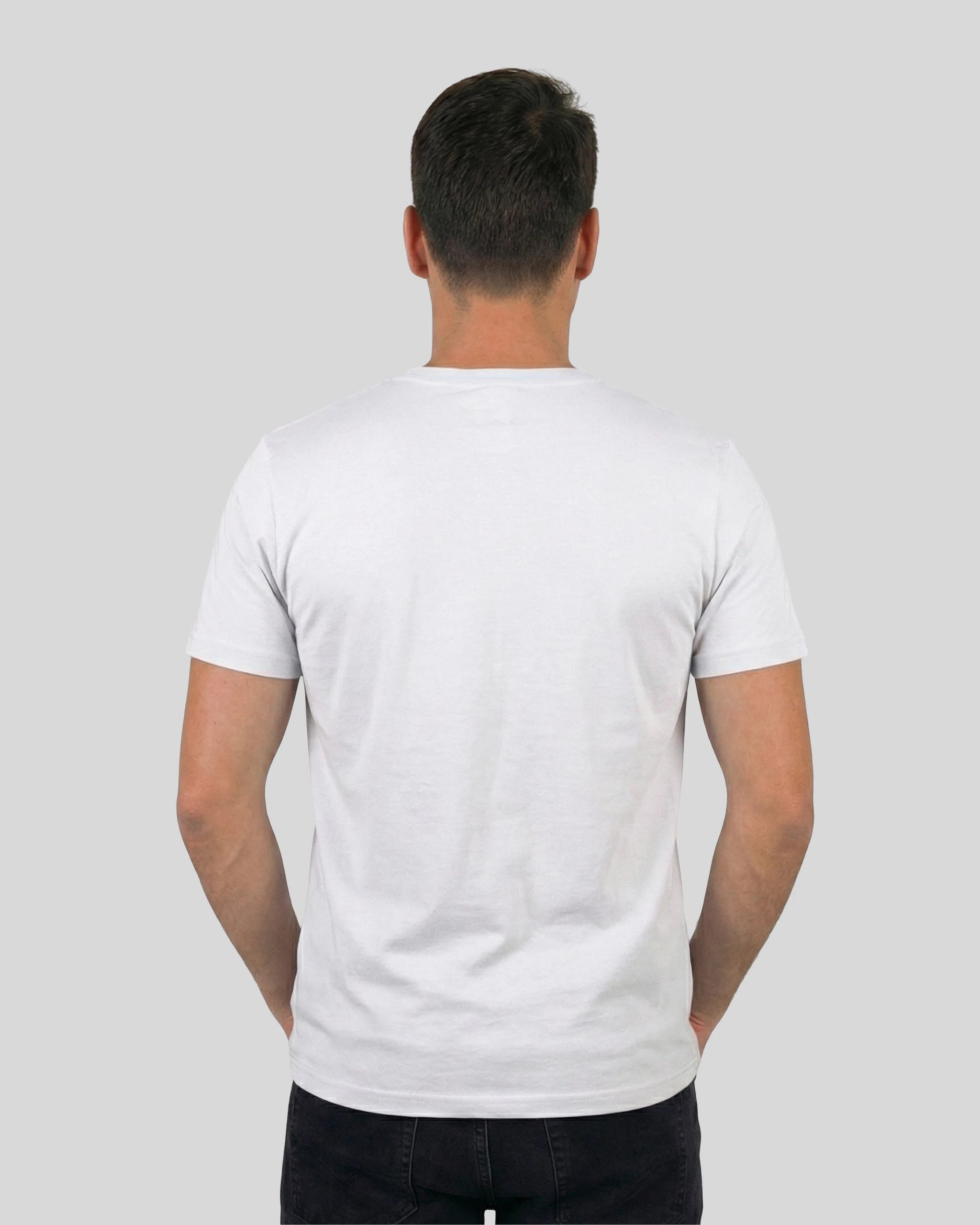 Rückenansicht des Lamerica T-Shirts in Weiß für Herren. Das ironisches T-Shirt unterstreicht den lässigen und ironischen Look.