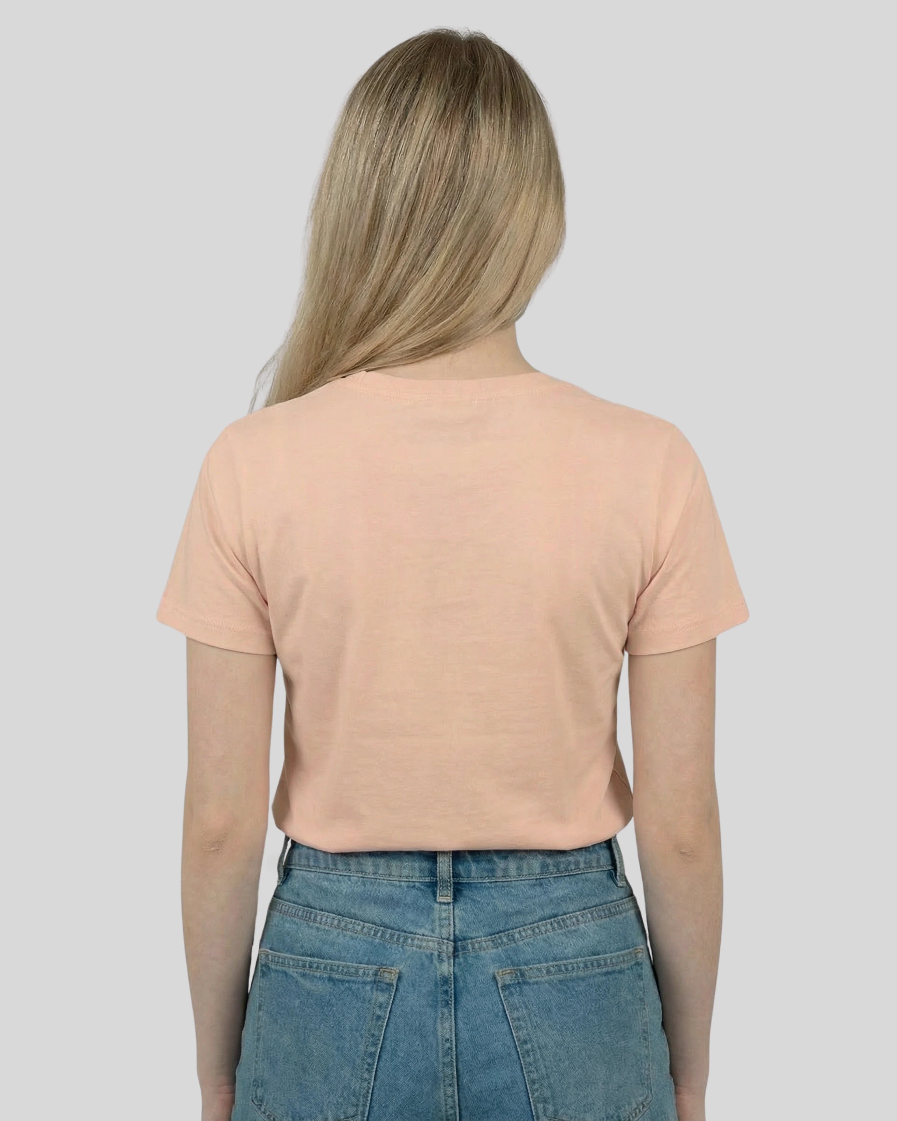 Lama Del Rey T-Shirt für Damen in Fraiche Peche Rückenansicht. Stylisches Statement-Shirt, vegan und umweltfreundlich produziert.