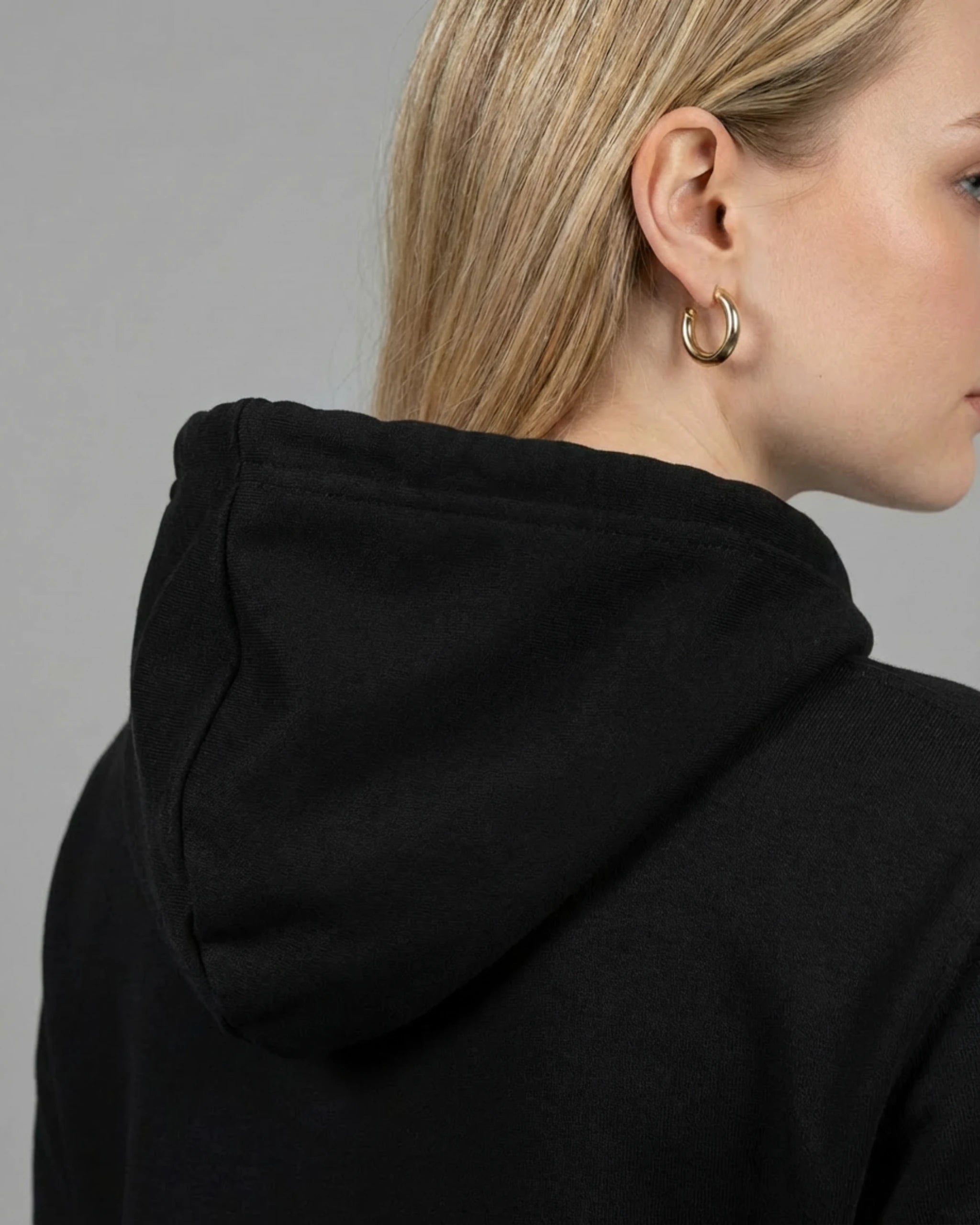Lama Del Rey Hoodie in klassischem Schwarz - Detailansicht der Kapuze - Coole Geschenkidee