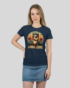 'Lama Libre' Statement-Shirt für Damen in French-Navy. Ein lässiges T-Shirt für ein urbanes Outfit, Frontansicht.