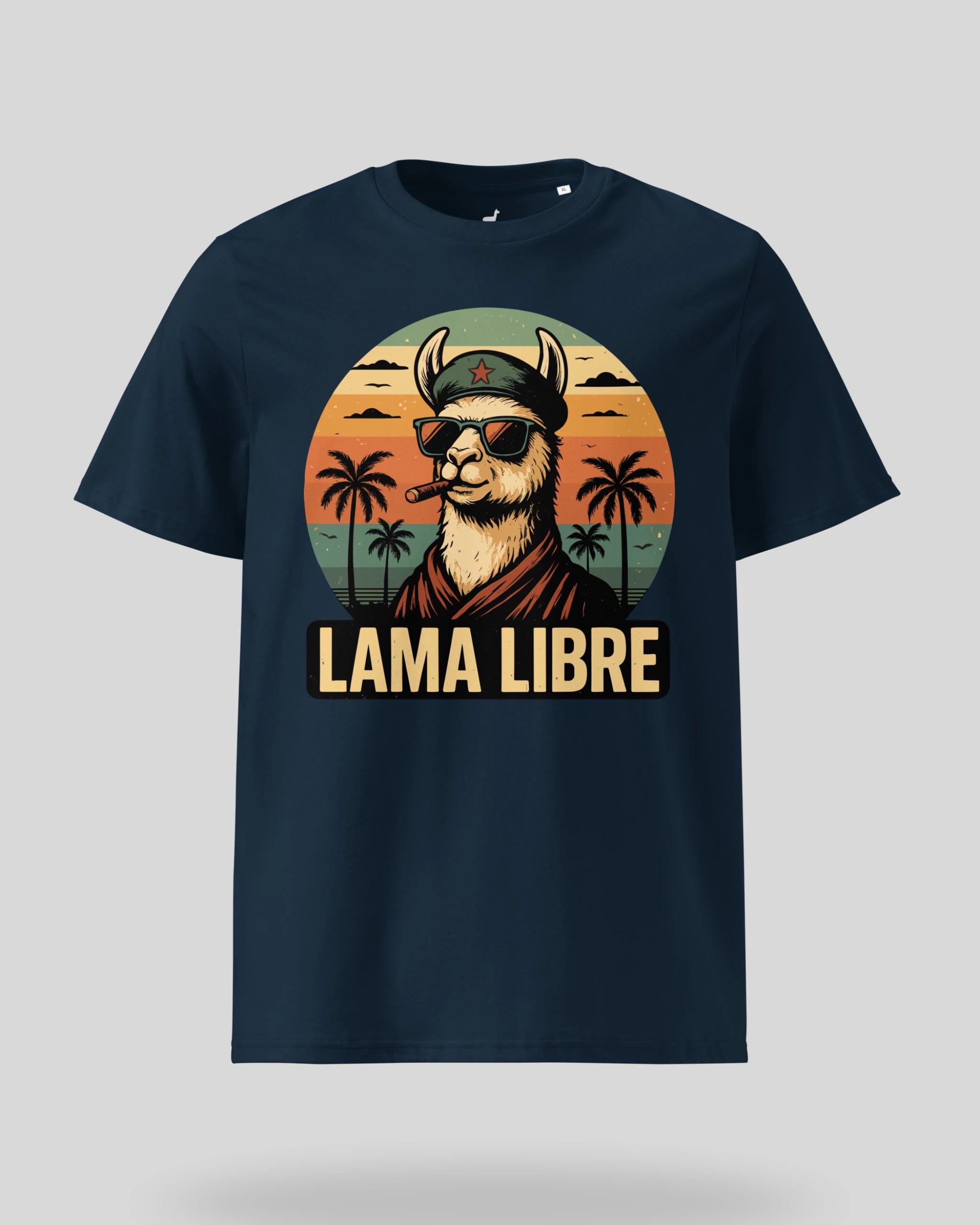 Produktbild des 'Lama Libre' T-Shirts in French-Navy. Ein rebellisches Statement-Shirt auf weißem Hintergrund.