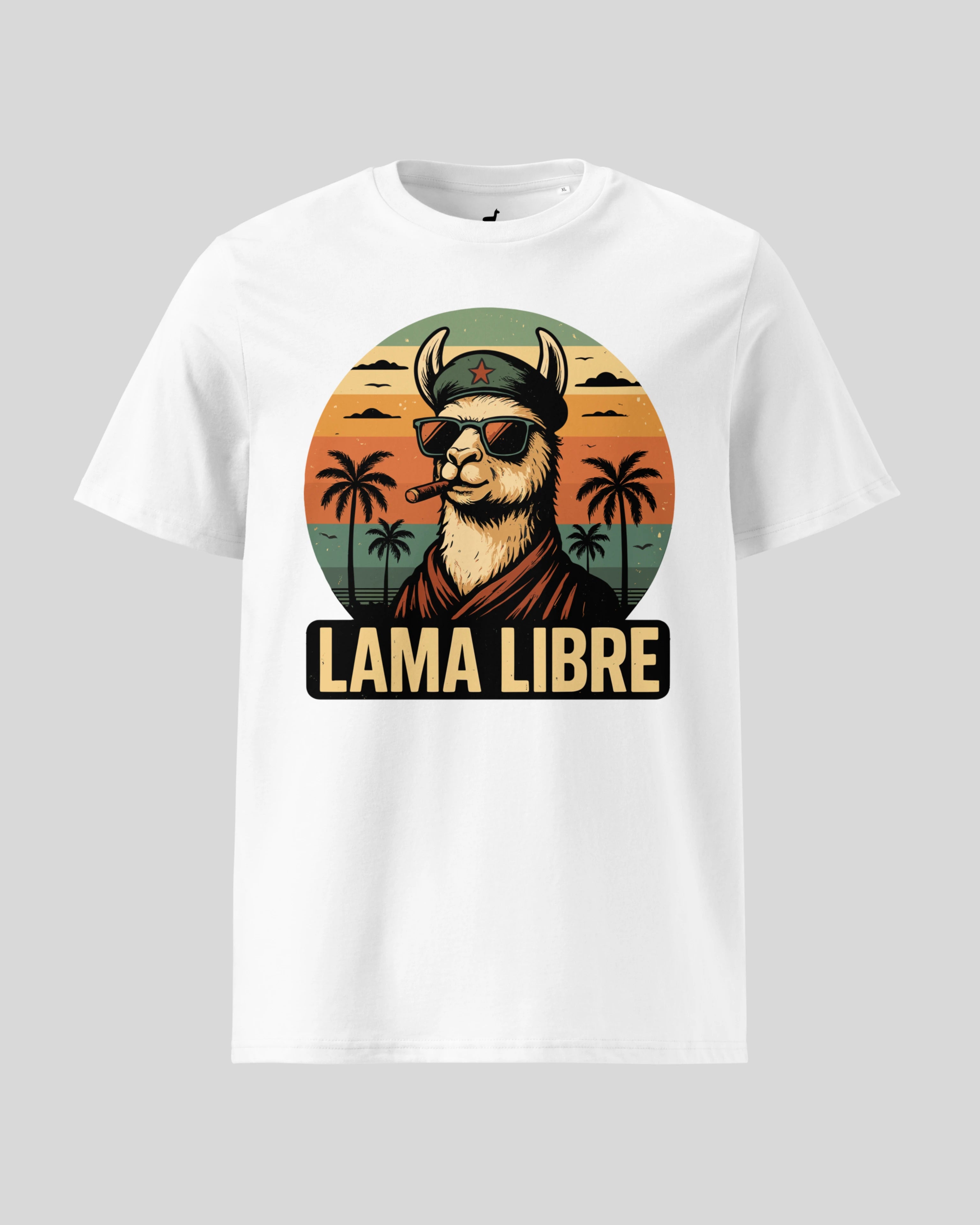 Produktfoto des weißen 'Lama Libre' T-Shirts. Das ideale Statement-Shirt für kreative Köpfe.