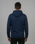Rückansicht des "No Problama" Hoodies für Herren in French Navy aus nachhaltiger Bio-Baumwolle.