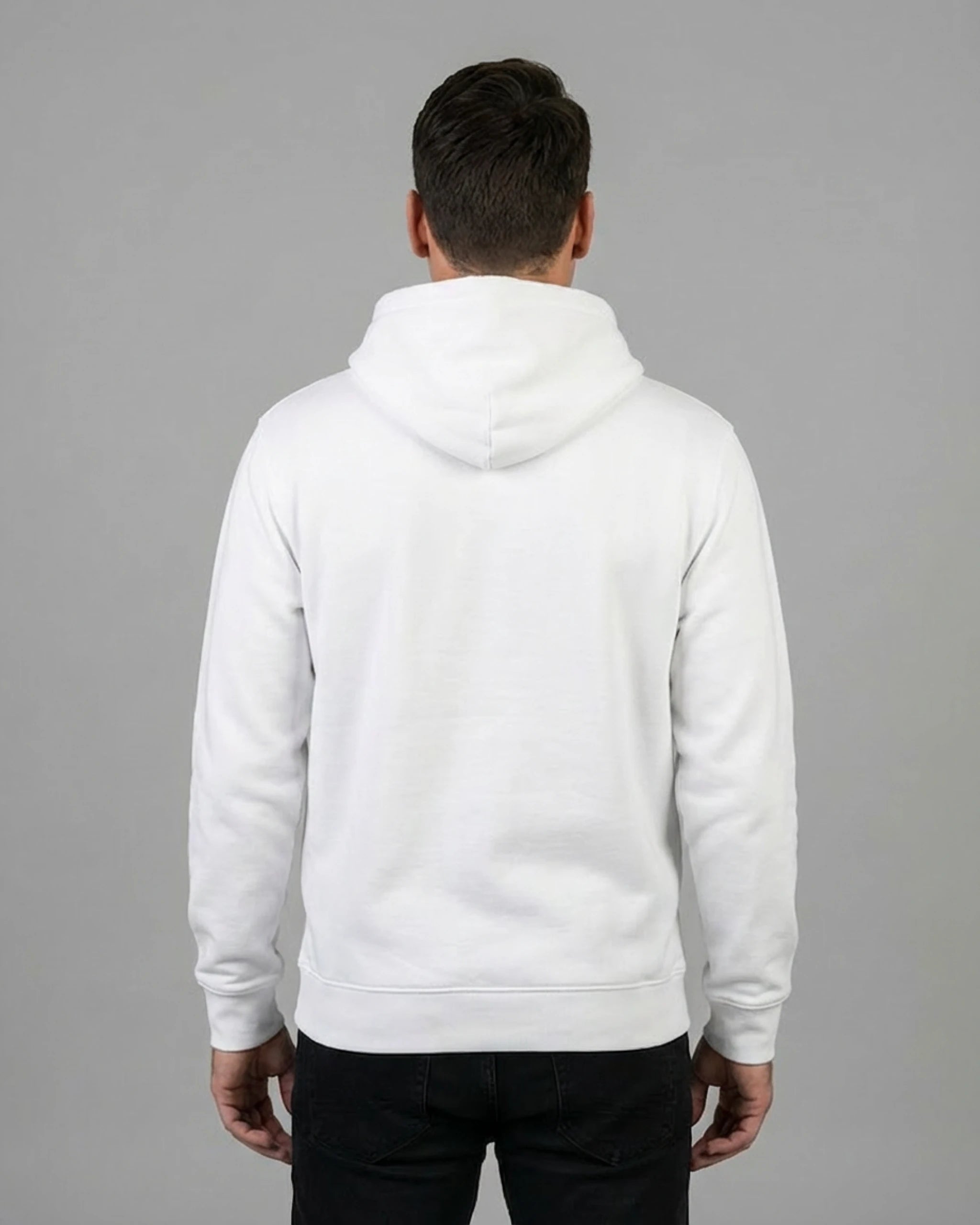 Rückansicht des "No Problama" Hoodies für Herren in Weiss aus nachhaltiger Bio-Baumwolle.