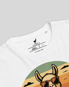 Namaste T-Shirt "Lamaste" in Weiss, Detailansicht des Nacken-Labels. Perfekt für Yoga & Meditation.