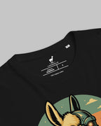 Gamer T-Shirt "Laminator" in Schwarz, Detailansicht Nacken-Label. Für die nächste LAN-Party.